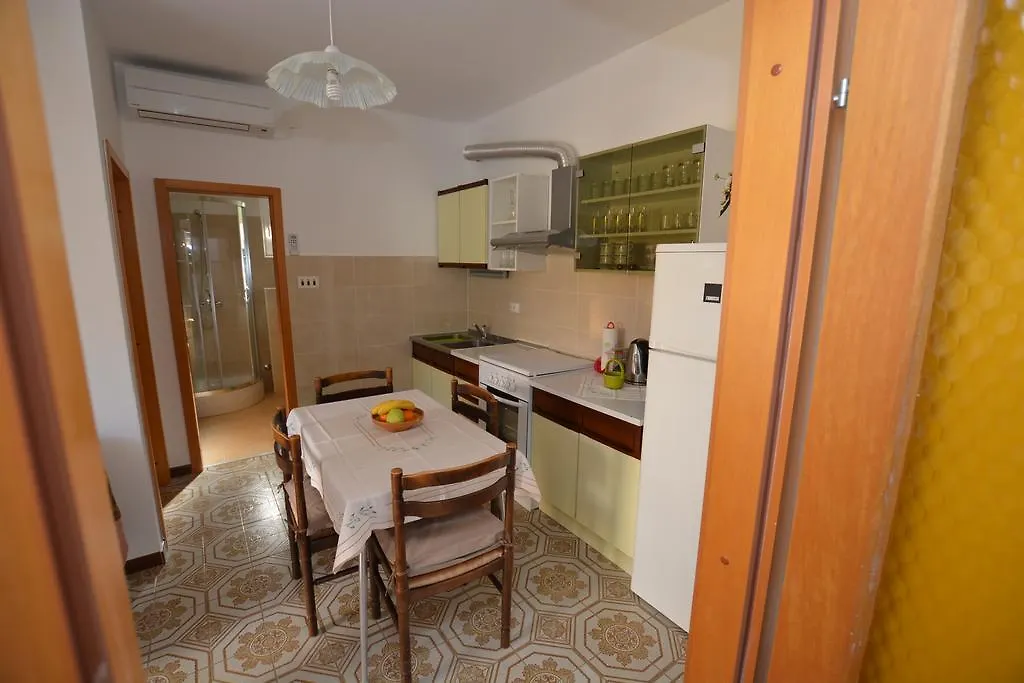 Apartment Nadica Punat